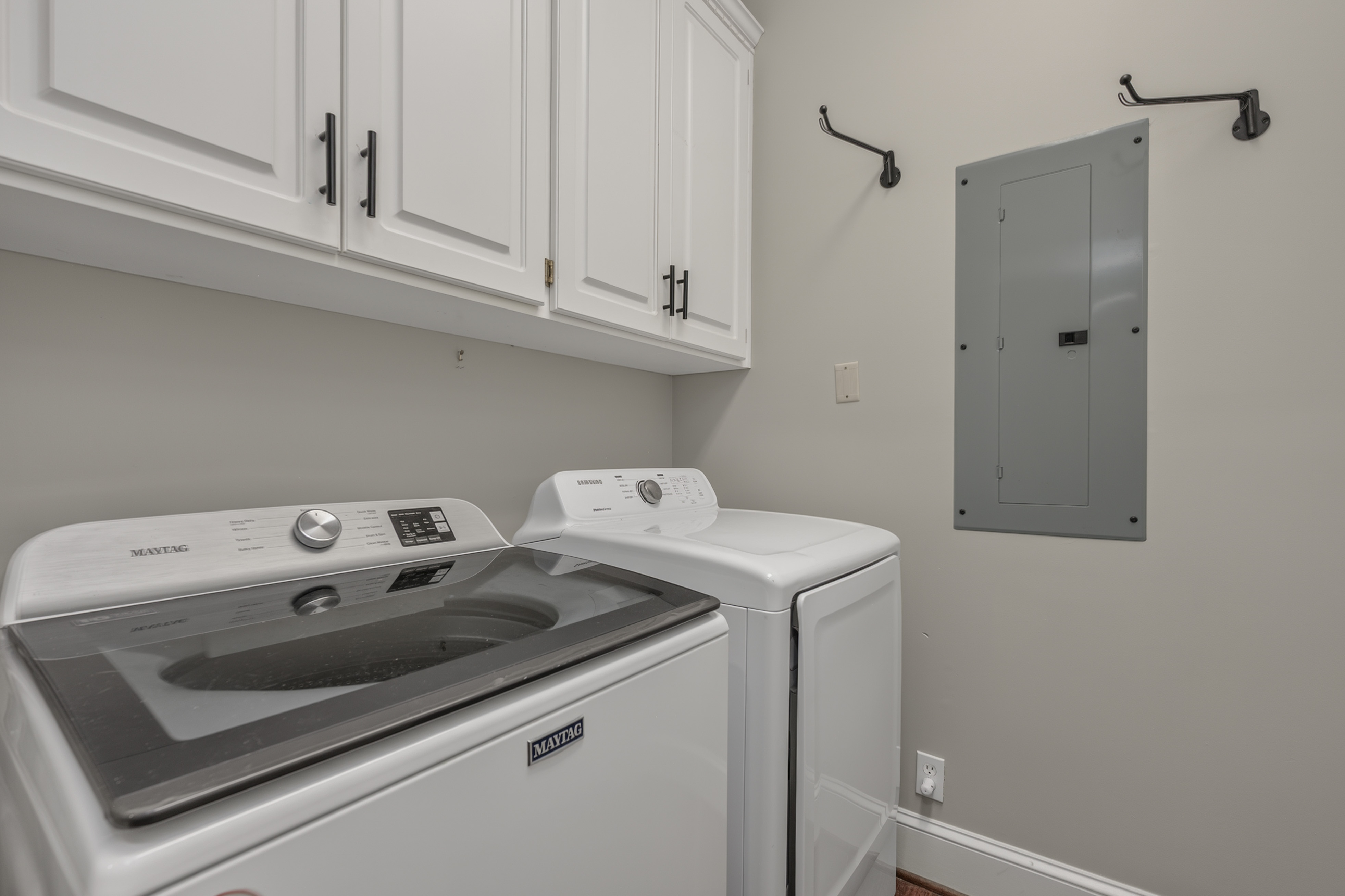 1040 Village Loop image 17